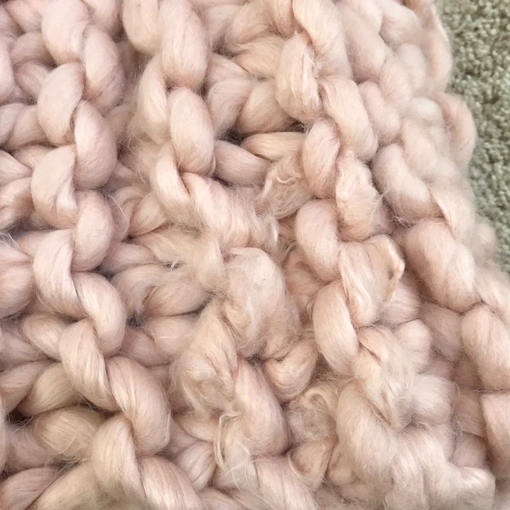 New! VINCE CAMUTO O/S Blush interwoven thick scarf